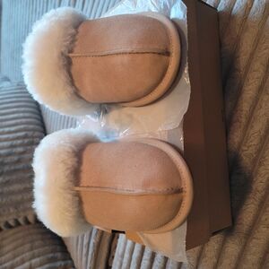 UGG Women's Tan Slippers with Cream Fur